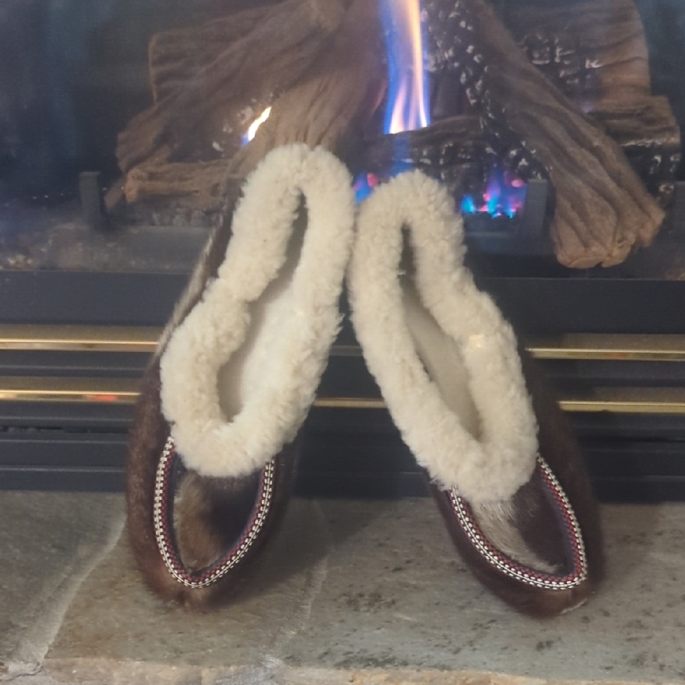 Fur slippers